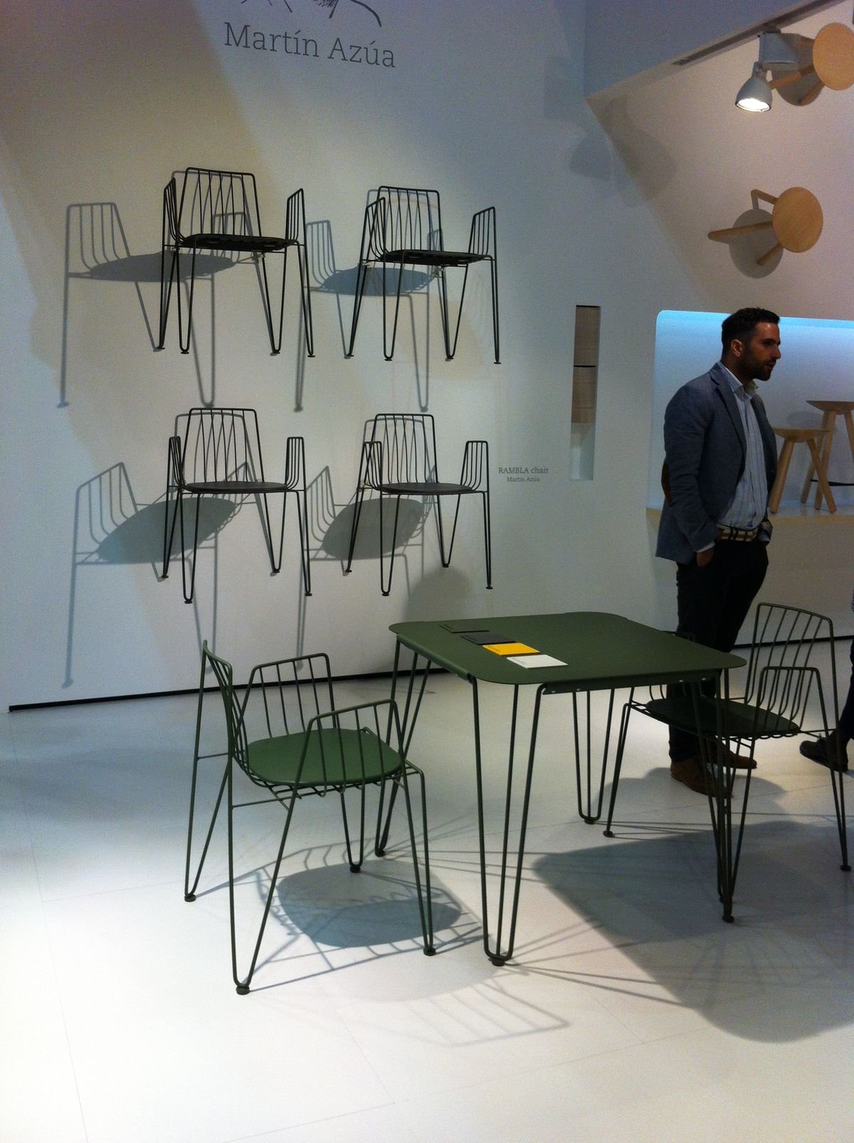 Modern Metal Wire Chair & Table Set for Contemporary Interiors
